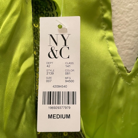 New York and Co Limelight Blouse - Picture 2 of 3